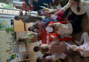Zabawa dydaktyczna rozwijająca spostrzegawczość i refleks „Pisanki”.