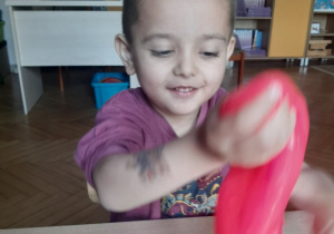 Zabawa sensoryczna - slime.