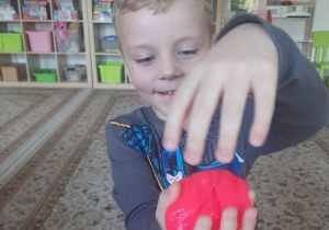 Zabawa sensoryczna - slime.