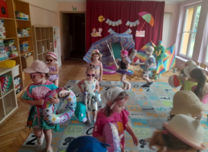 Pokaz mody plażowej.