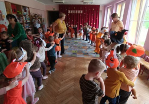 Zabawa w pociąg.