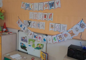 Girlanda wykonana przez dzieci.