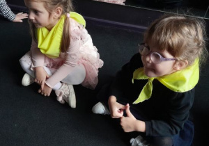 Kajtusie biorą udział w warsztatach teatralnych.