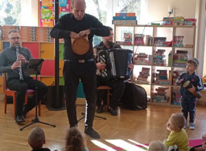 Filharmonia na kółkach - październik.