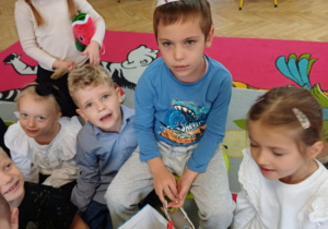 Jubilat z kolegami z grupy.