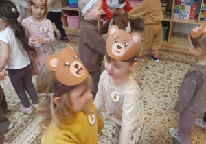 Zabawa taneczne w parach.