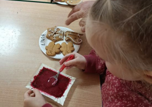 Dekorowanie pierniczków.