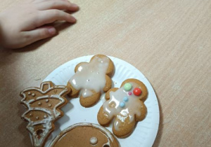 Dekorowanie pierniczków.