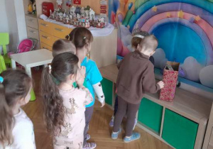 Dzieci składają życzenia