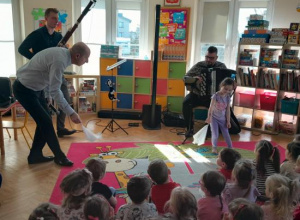 Filharmonia na kółkach -marzec