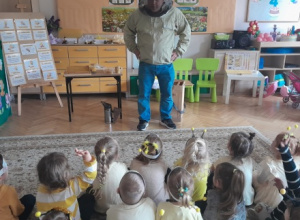 Spotkanie z pszczelarzem.